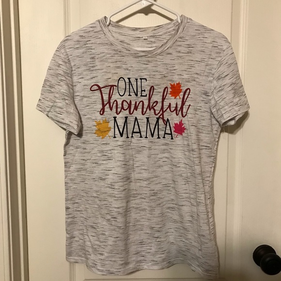 Beautiful One thankful Mama t-shirts in size large - Picture 3 of 5